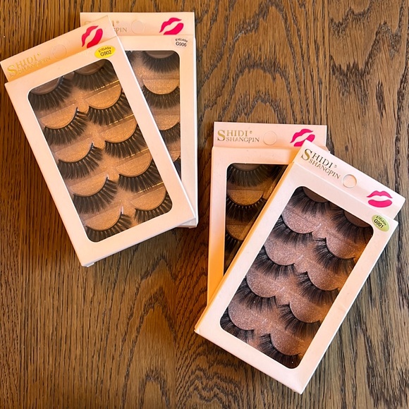 Lashes - Picture 1 of 5